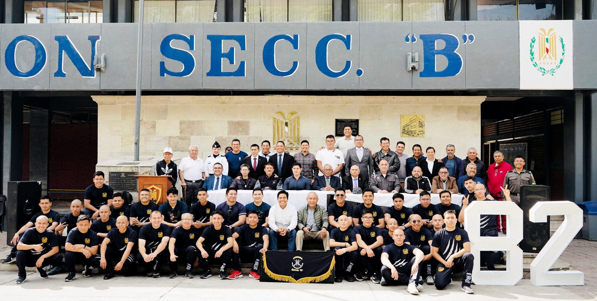 Foto grupal del 82 aniversario